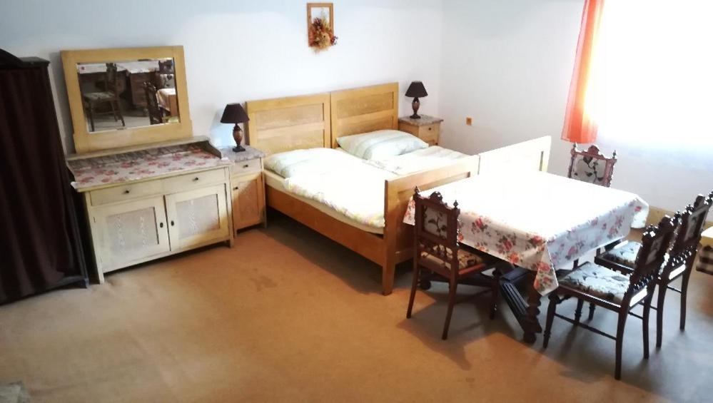 Pronajem Pokoju Belle Vue Apartment วรานอฟ นาด ดิยี ภายนอก รูปภาพ