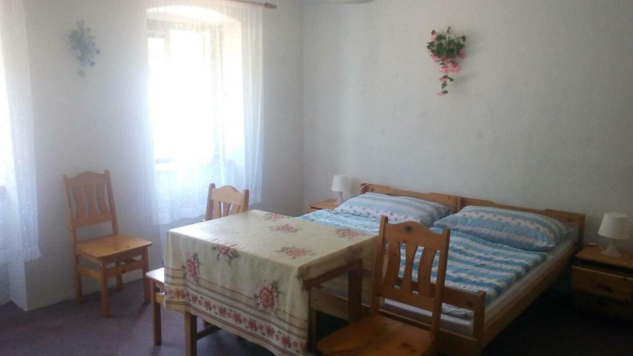 Pronajem Pokoju Belle Vue Apartment วรานอฟ นาด ดิยี ภายนอก รูปภาพ